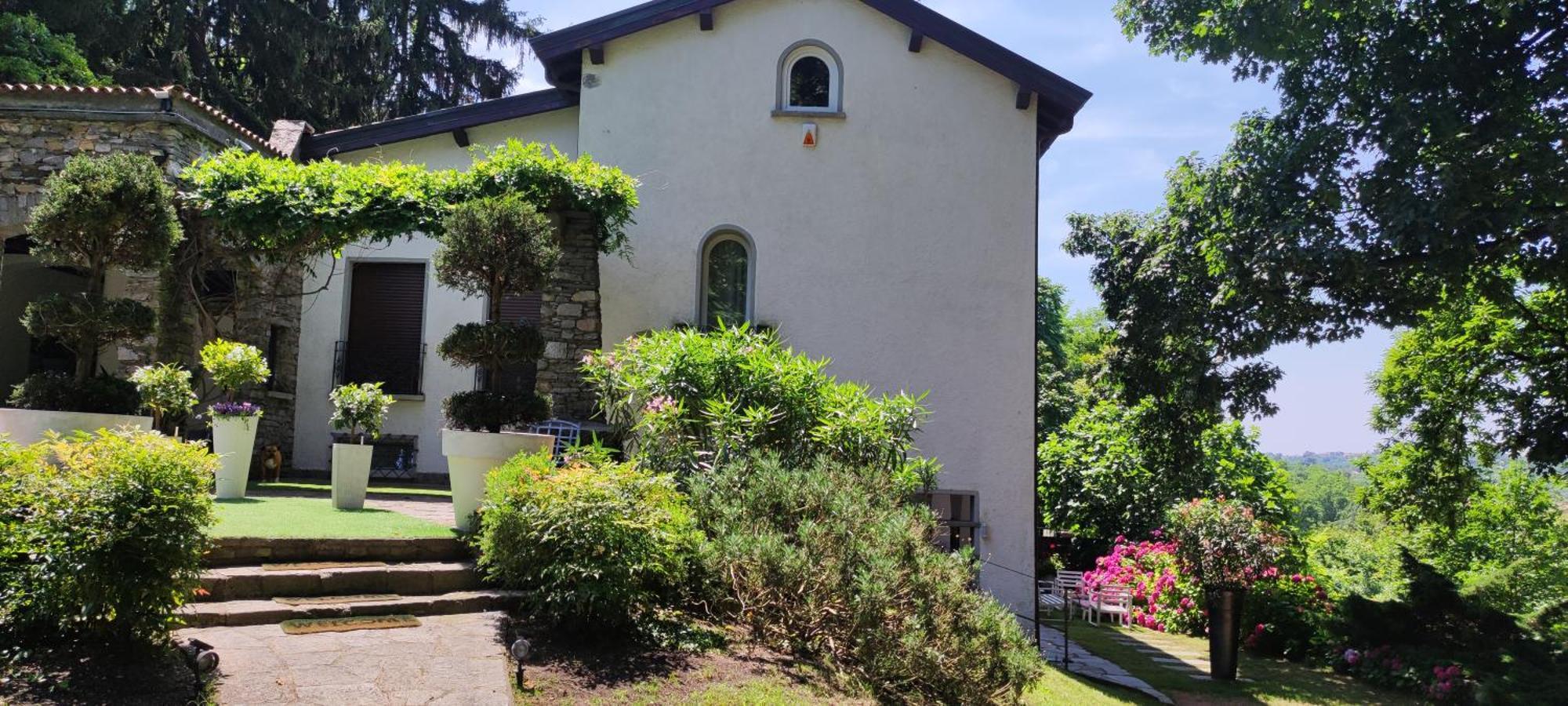 "La Selvetta" Bed And Breakfast Buguggiate Εξωτερικό φωτογραφία